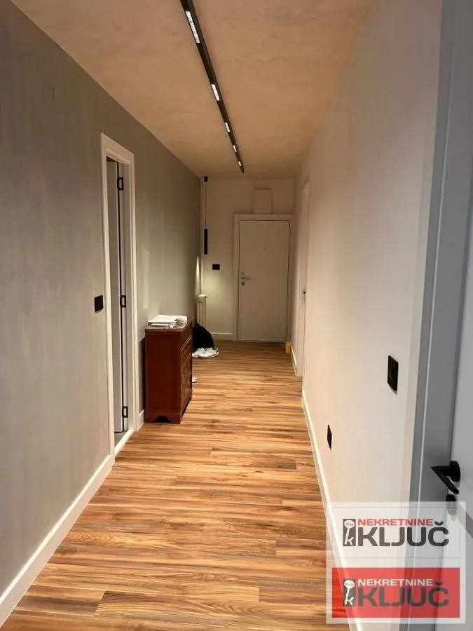 Prodaja, četvorosoban stan, 119m², Spens, Novi Sad Sve Podlokacije