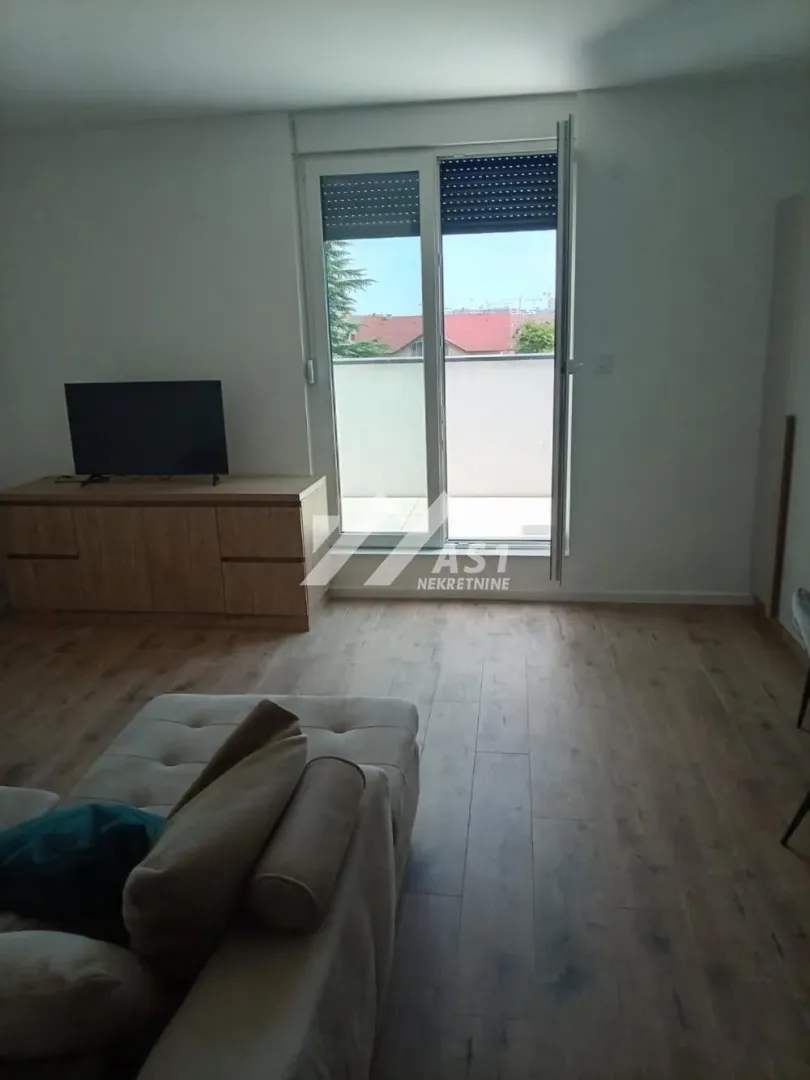 Izdavanje, dvosoban stan, 50m², Veternik, Novi Sad Sve Podlokacije