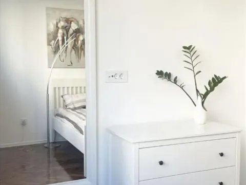 Izdavanje, dvosoban stan, 45m², Stari Grad, Beograd - image 2