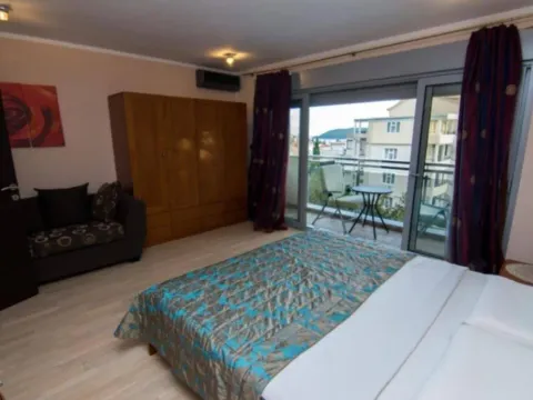 Rent, house, 300m², Budva, Crna Gora - image 8