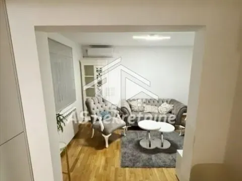 Izdavanje, stan, 60m², Senjak, Beograd - image 4