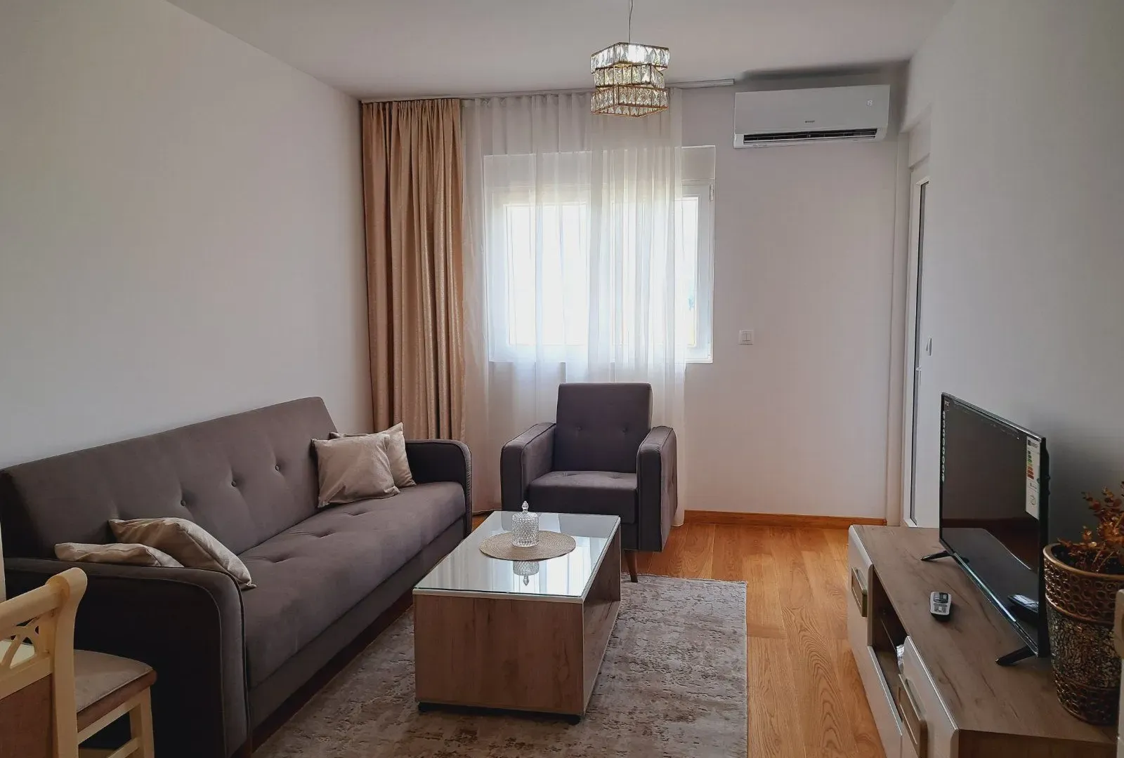 Izdavanje, jednosoban stan, 48m², New City, Podgorica