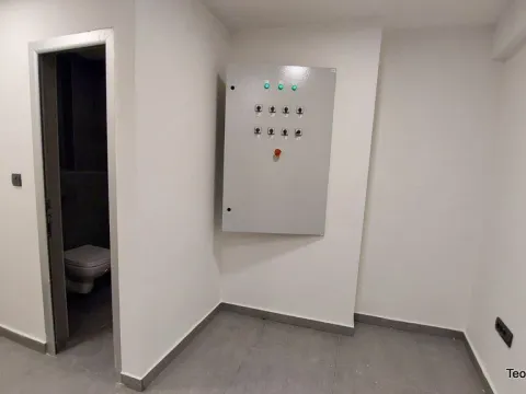 Izdavanje, poslovni prostor, 108m², Terazije, Užice - image 10