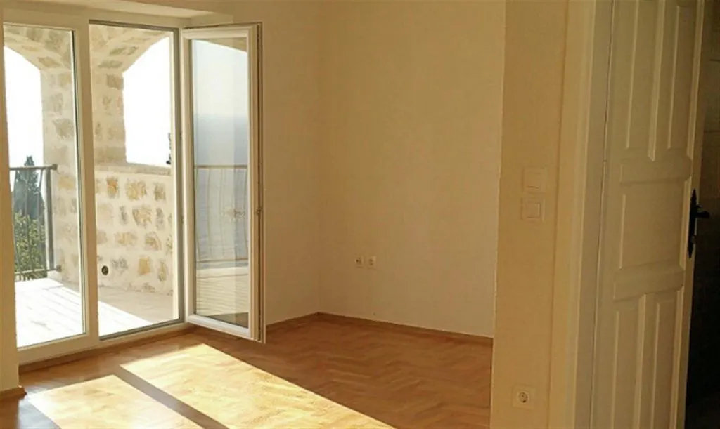 Sale, house, 500m², Drobni pijesak, Budva