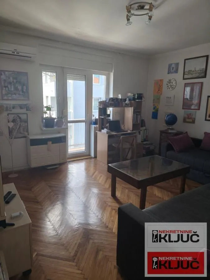 Prodaja, trosoban stan, 71m², Adamovićevo Naselje, Novi Sad Sve Podlokacije