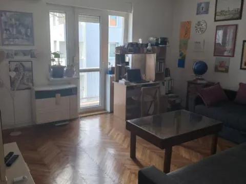 Prodaja, trosoban stan, 71m², Adamovićevo Naselje, Novi Sad Sve Podlokacije - image 1