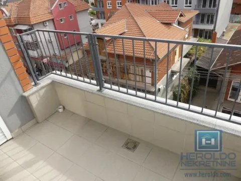 Rent, one bedroom apartment, 39m², Centar, Jagodina - image 15