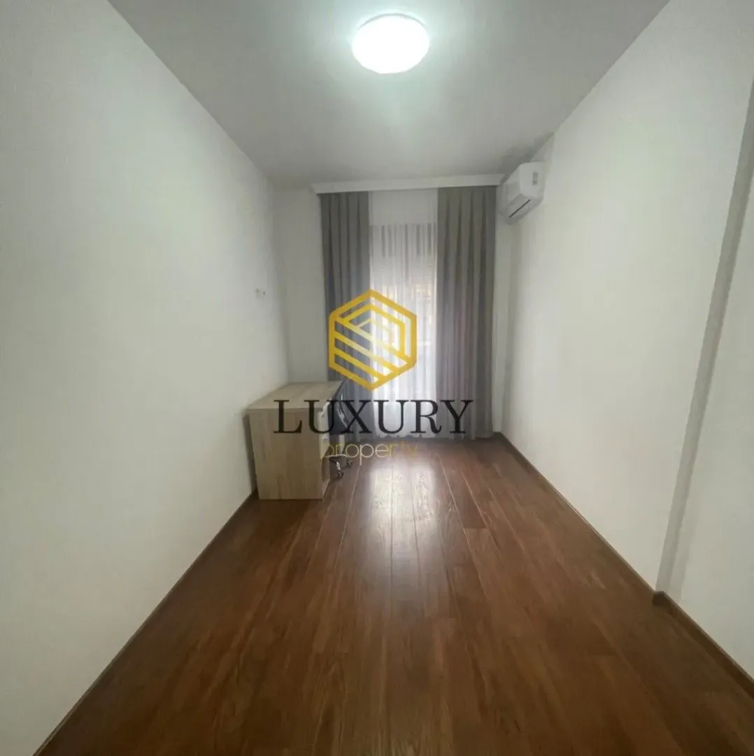 Izdavanje, dvosoban stan, 70m², Master Kvart, Podgorica