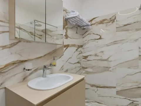 Sale, three bedroom apartment, 158m², Dobrota, Kotor - image 14