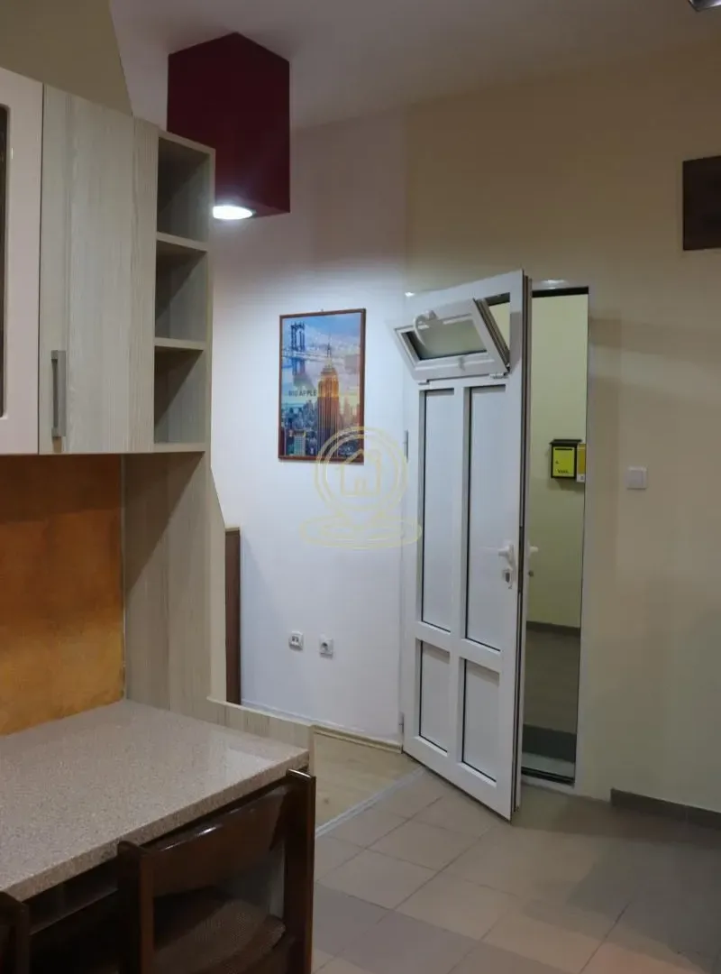 Izdavanje, jednosoban stan, 31m², Centar, Kragujevac