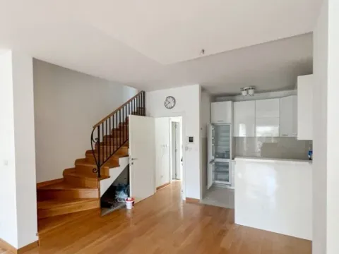 Rent, two bedroom apartment, 92m², Centar, Tivat