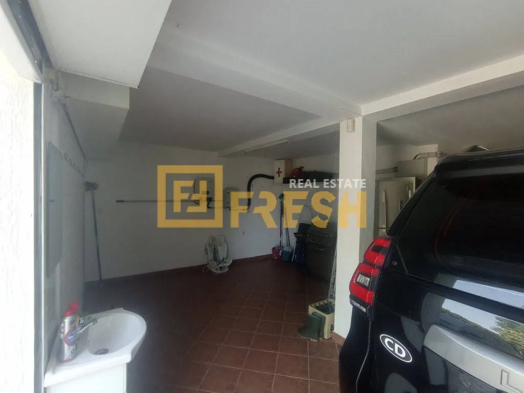 Prodaja, kuća, 423m², Donja Gorica, Podgorica