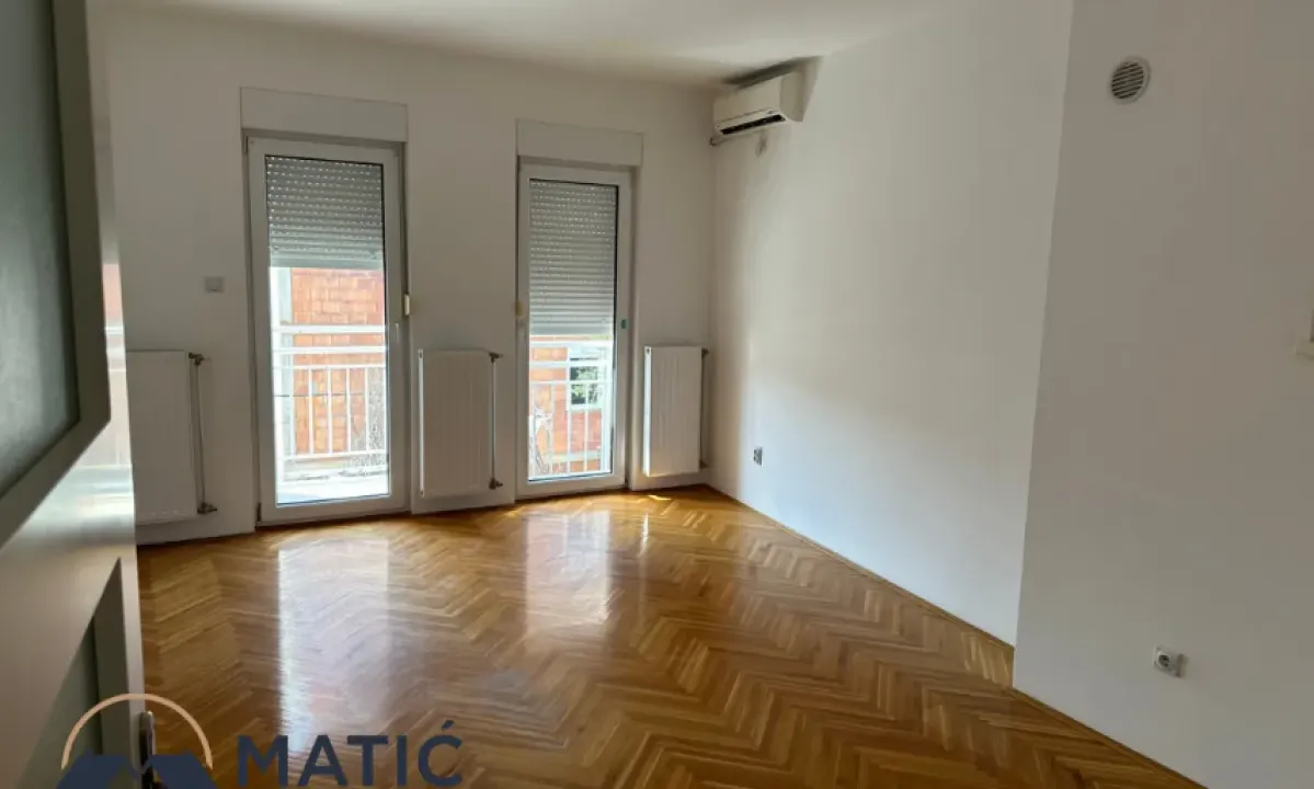 Izdavanje, dvosoban stan, 52m², Podbara, Novi Sad Sve Podlokacije