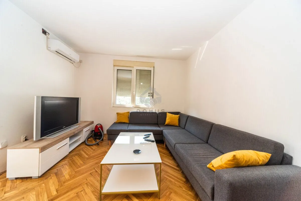 Izdavanje, jednosoban stan, 45m², Stara Varoš, Podgorica