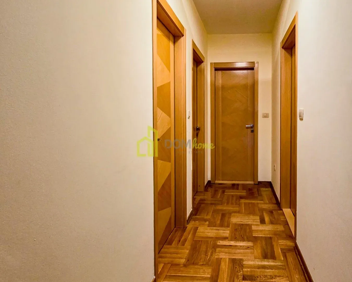 Izdavanje, trosoban stan, 95m², Momišići, Podgorica