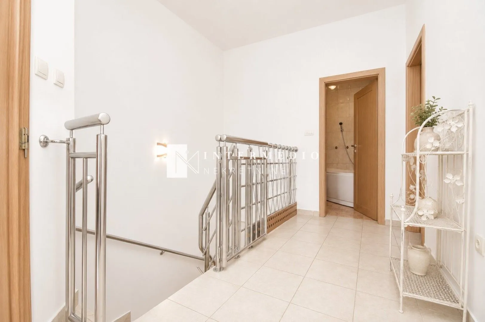 Prodaja, trosoban stan, 114m², Đenovići, Herceg Novi