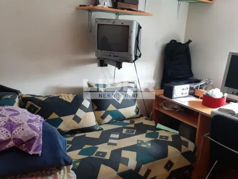 Prodaja, četvorosoban stan, 87m², Zemun Centar, Zemun Sve Podlokacije - image 7