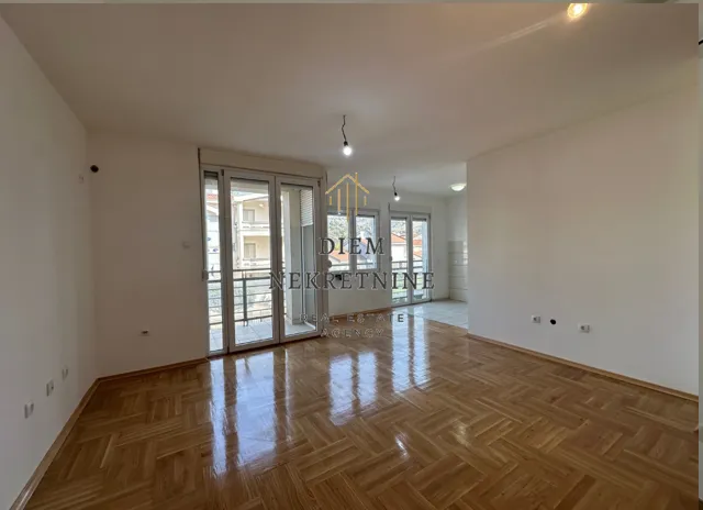 Prodaja, dvosoban stan, 73m², Dalmatinska ulica, Podgorica