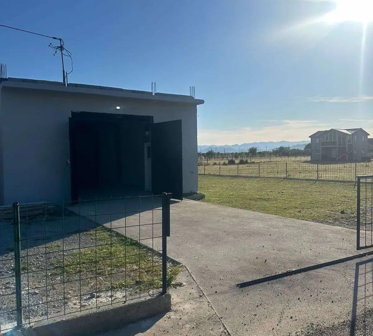 Rent, parking/garage, 105m², Cijevna, Podgorica