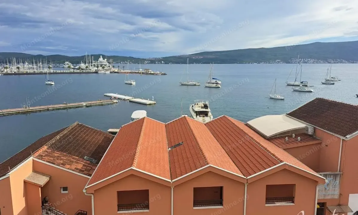 Prodaja, trosoban stan, 63m², Tivat, Crna Gora