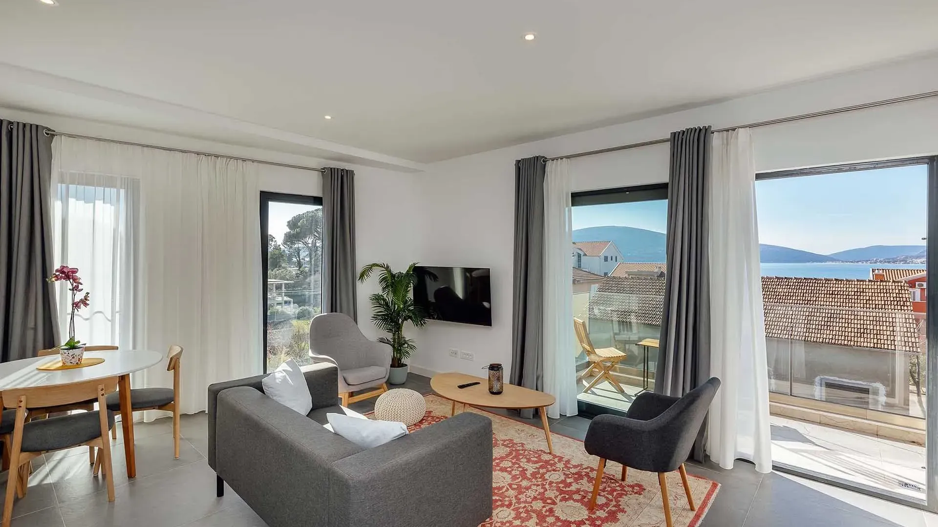 Izdavanje, jednosoban stan, 54m², Donja Lastva, Tivat