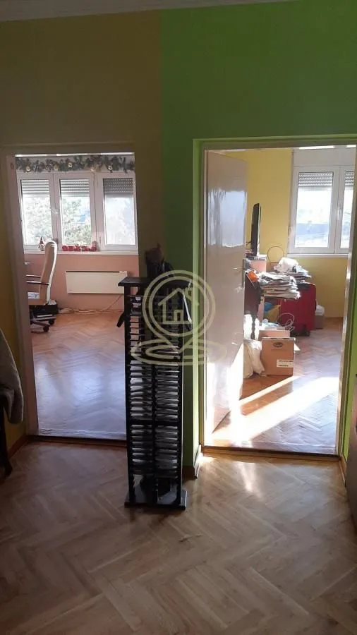 Prodaja, trosoban stan, 80m², Centar, Pančevo