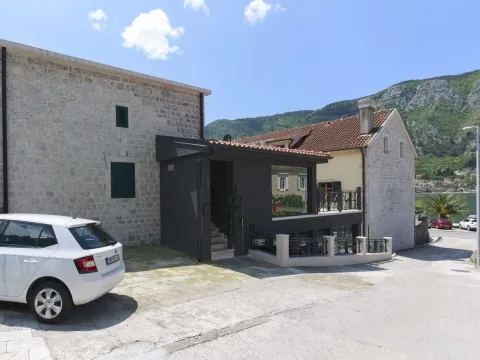 Sale, house, 250m², Kotor, Crna Gora - image 22