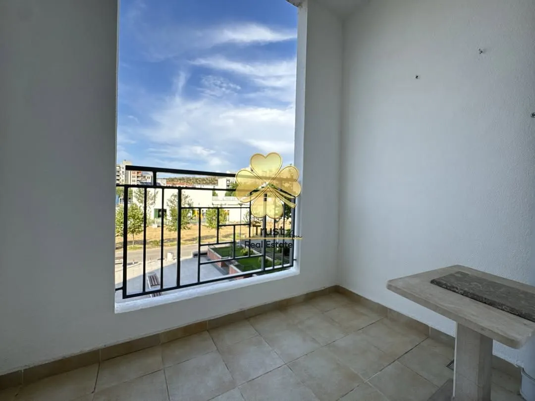 Izdavanje, garsonjera, 30m², Blok 6, Podgorica