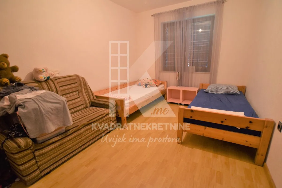 Sale, house, 250m², Zelenika, Podgorica