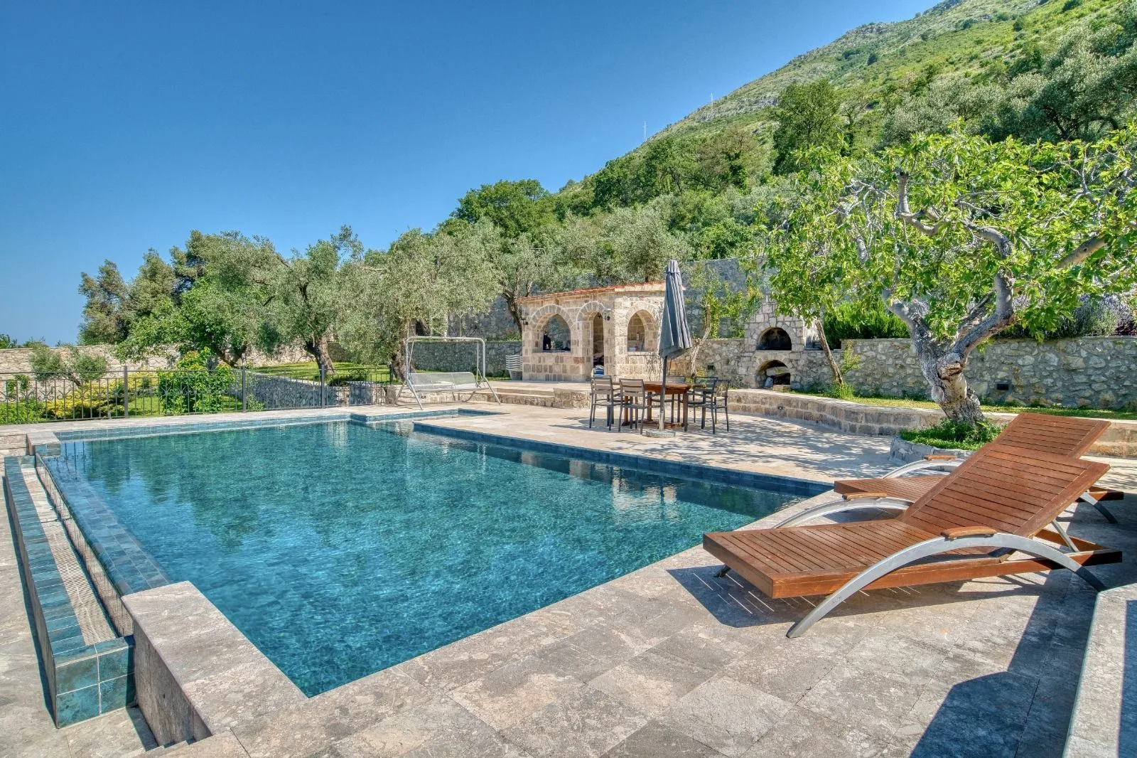 Prodaja, kuća, 480m², Reževići, Budva