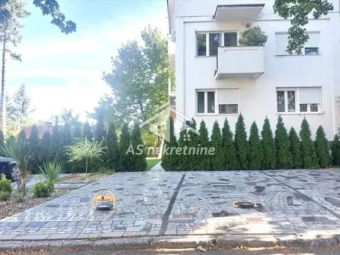Prodaja, četvorosoban stan, 140m², Savski Venac, Beograd - image 26