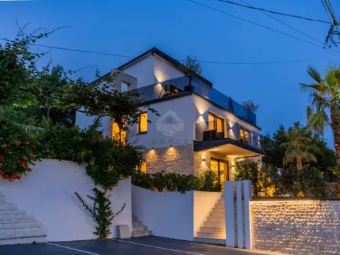 Izdavanje, kuća, 300m², Budva, Crna Gora - image 2