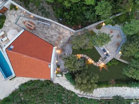 Rent, house, 520m², Đuraševići, Tivat - image 4