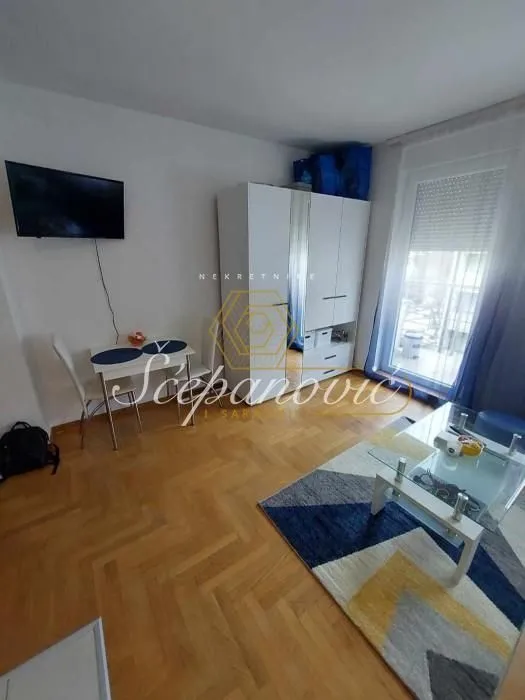 Prodaja, stan, 26m², Adamovićevo Naselje, Novi Sad Sve Podlokacije