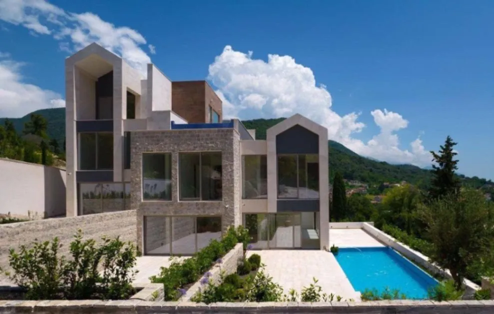 Sale, two bedroom apartment, 240m², Donja Lastva, Tivat