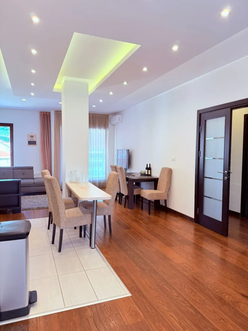 Rent, two bedroom apartment, 77m², Velji Vinogradi, Budva