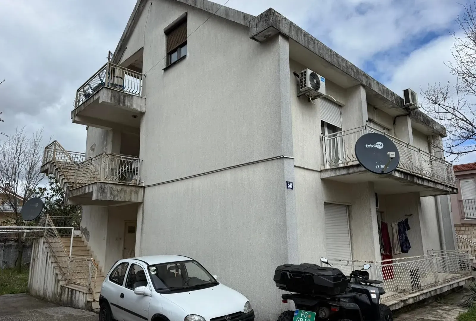 Prodaja, kuća, 370m², Zagorič, Podgorica