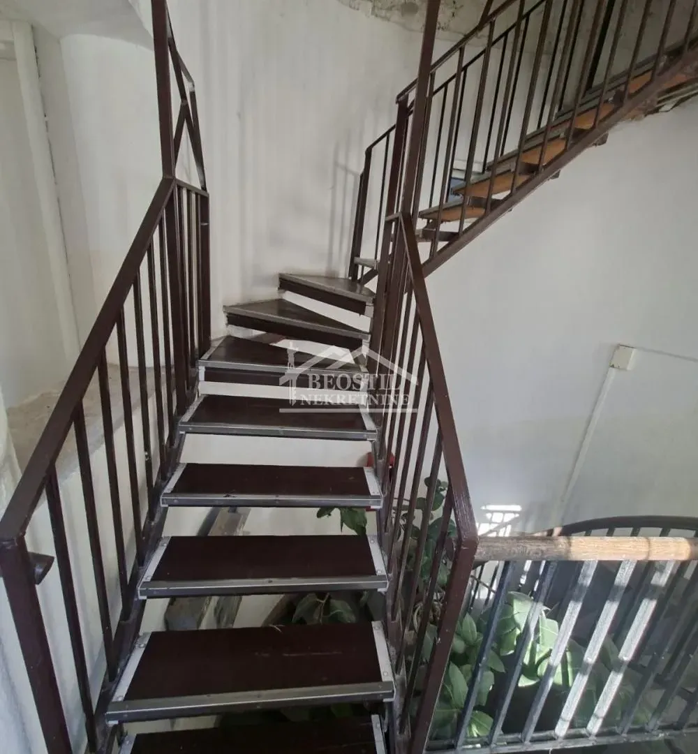 Prodaja, trosoban stan, 74m², Savski Venac, Beograd