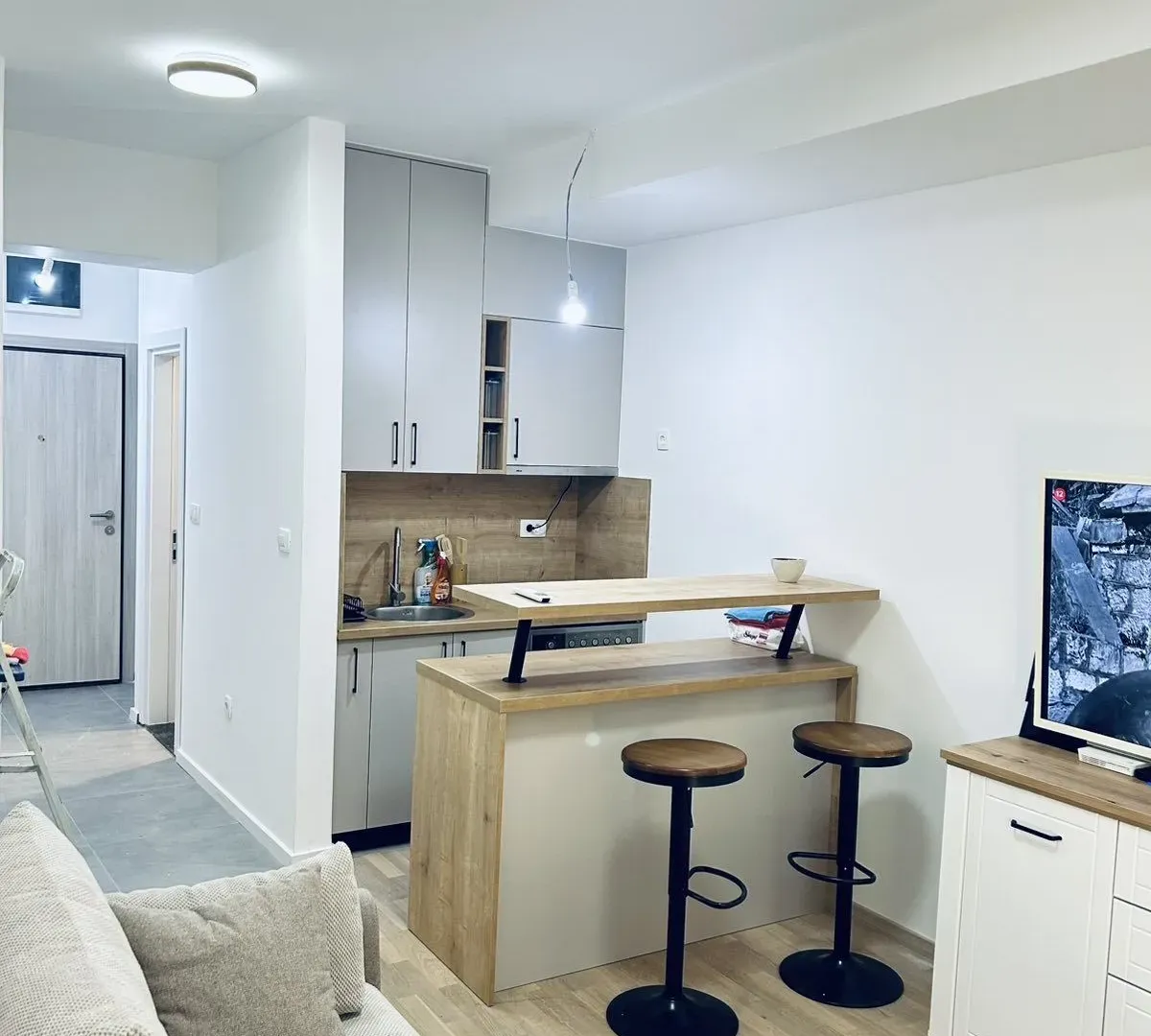 Rent, studio apartment, 27m², Momišići, Podgorica