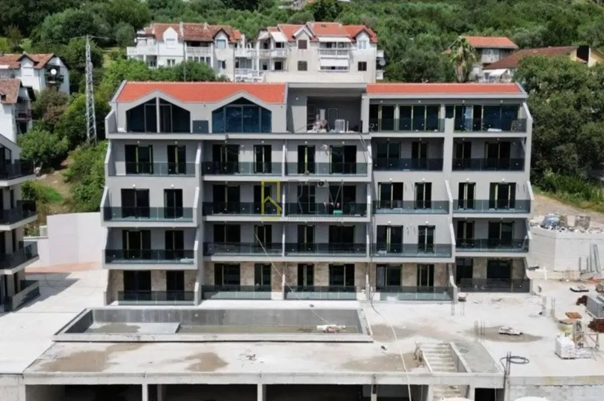 Prodaja, jednosoban stan, 50m², Baošići, Herceg Novi