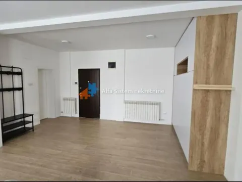 Rent, four bedroom apartment, 160m², Savski Venac, Beograd - image 17