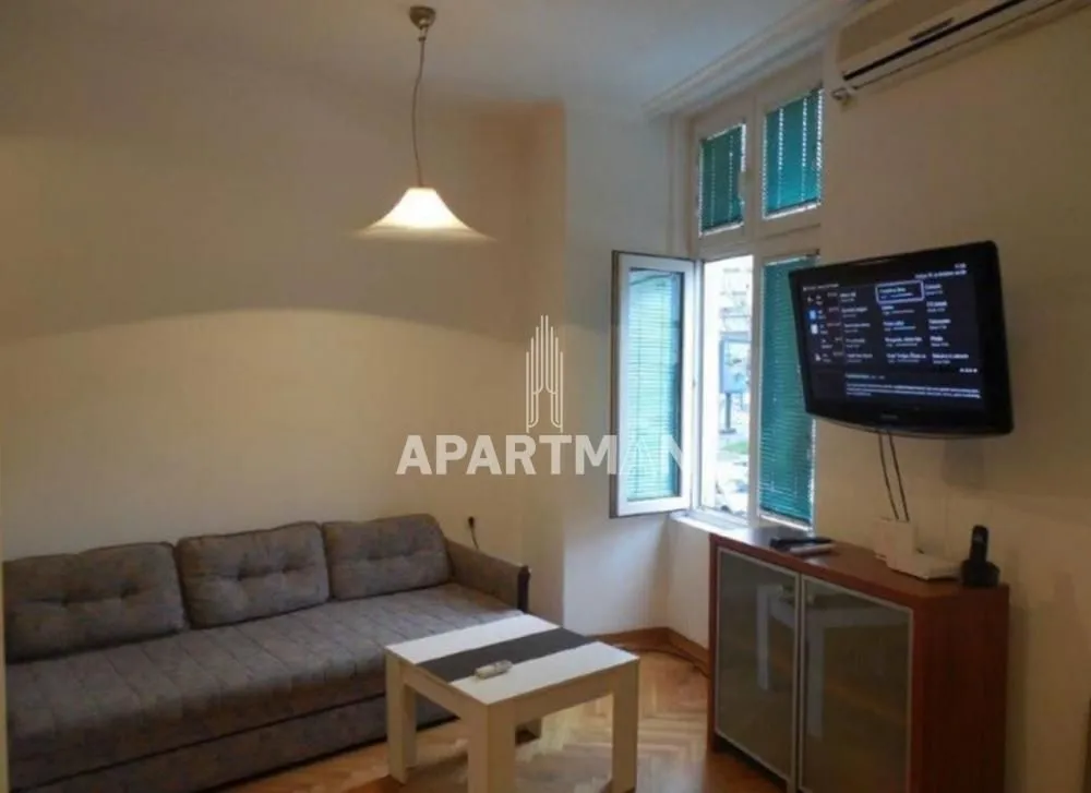 Izdavanje, jednosoban stan, 25m², Stari Grad, Beograd