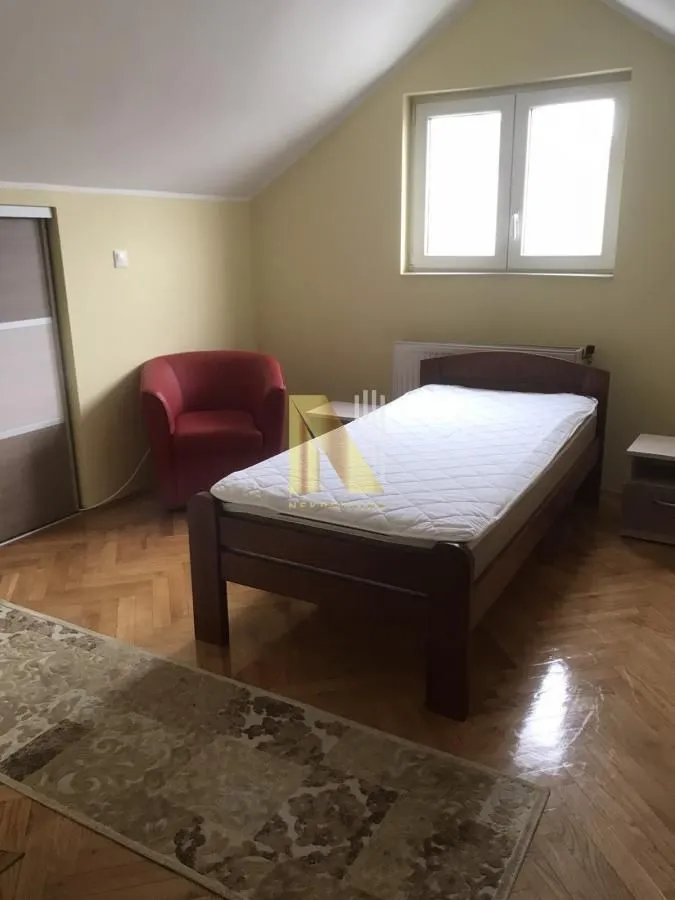 Prodaja, stan, 130m², Grbavica, Novi Sad Sve Podlokacije