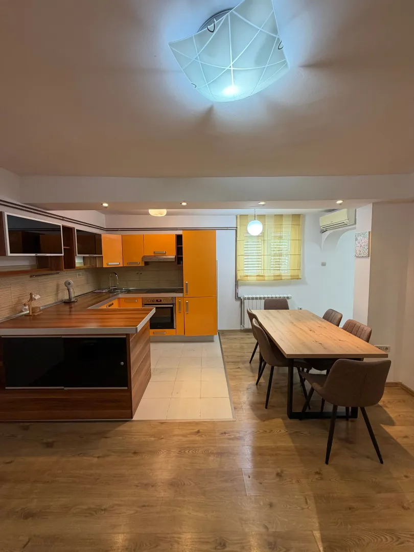 Izdavanje, dvosoban stan, 90m², Buljarica, Budva
