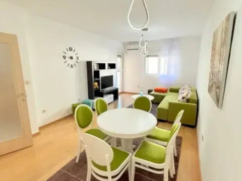 Izdavanje, jednosoban stan, 47m², City Kvart, Podgorica - image 4