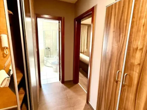 Izdavanje, dvosoban stan, 65m², Centar, Podgorica - image 4