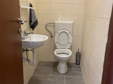 Rent, two bedroom apartment, 113m², Petrovac, Budva - image 16