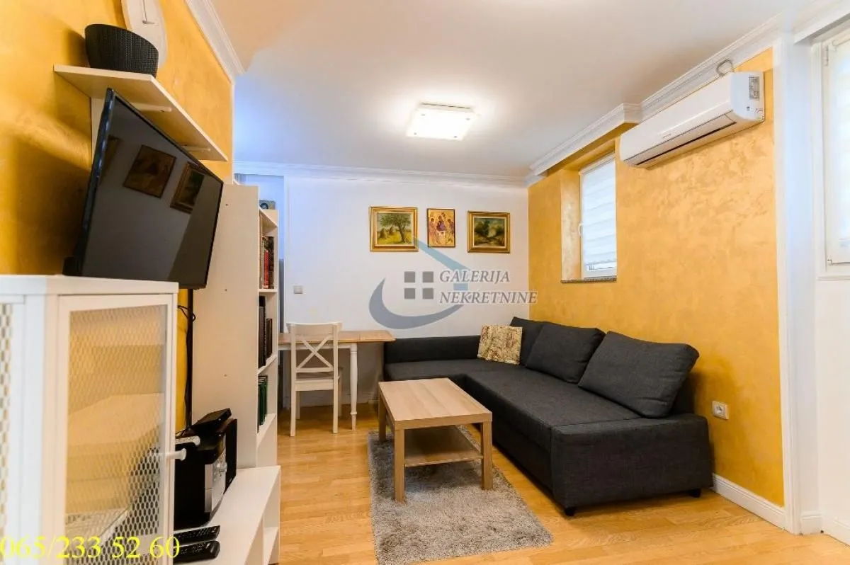 Rent, three bedroom apartment, 62m², Stari Grad, Beograd