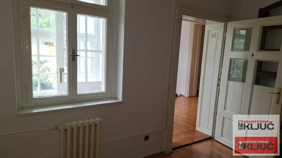 Izdavanje, četvorosoban stan, 103m², Centar, Novi Sad
