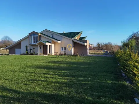 Sale, house, 400m², Grlić, Danilovgrad - image 3